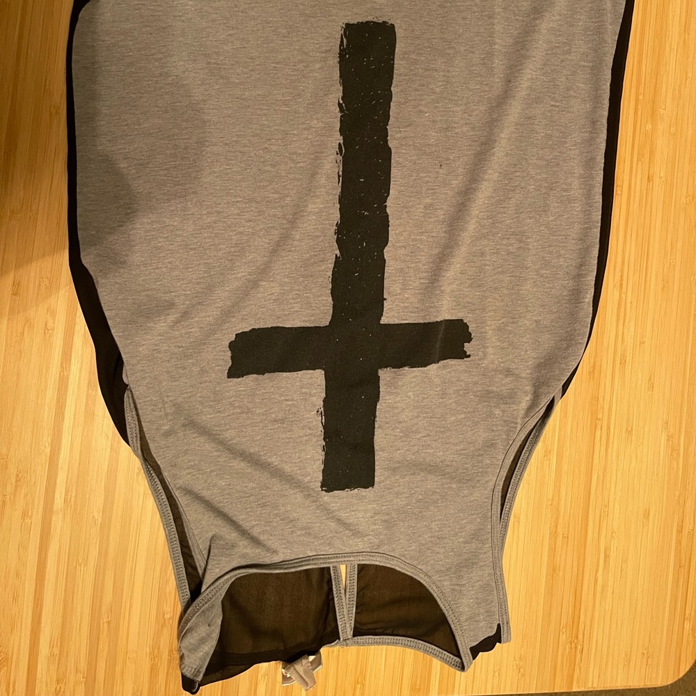 Cross tank top